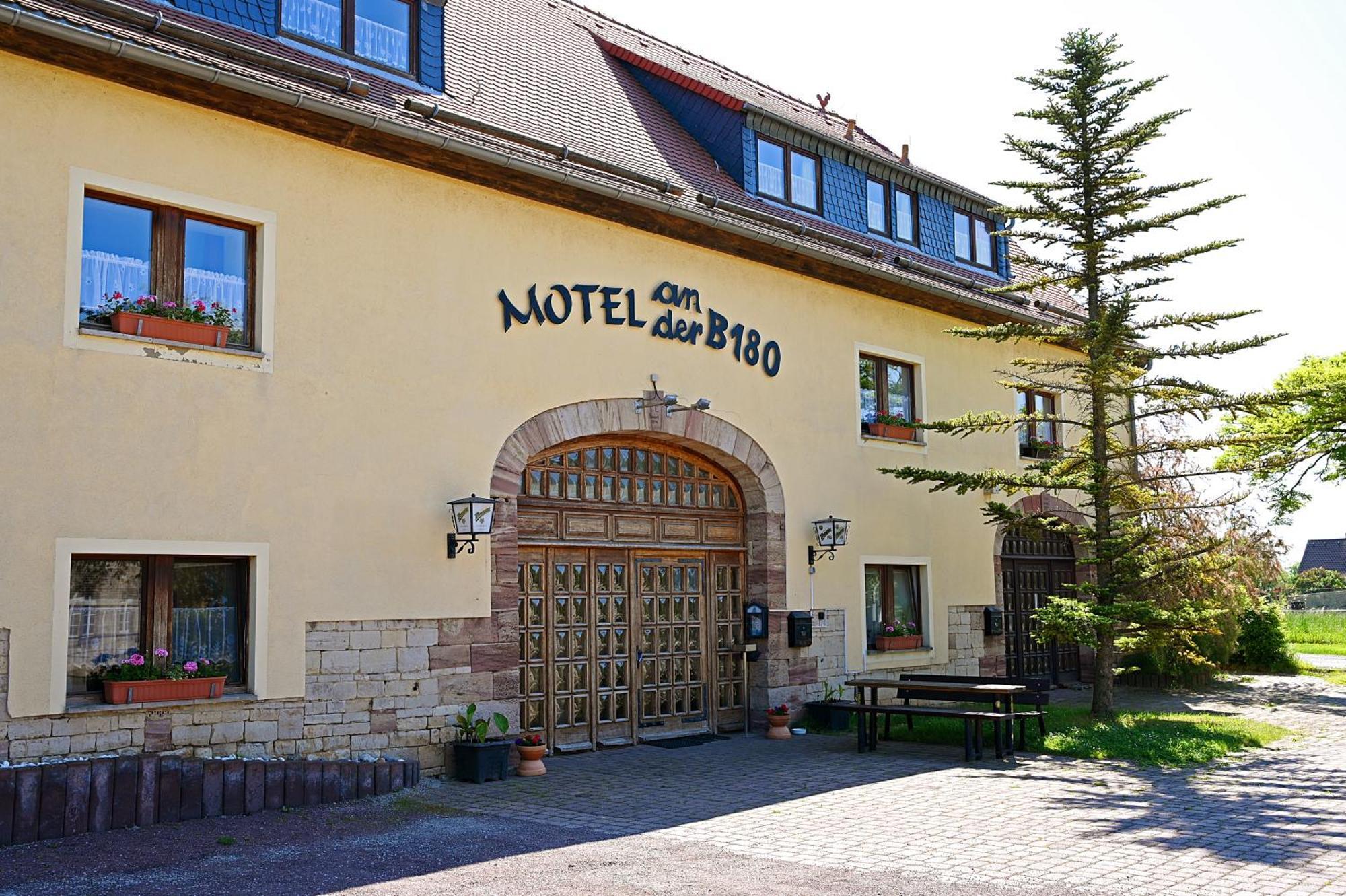 An Der B180 Motel *